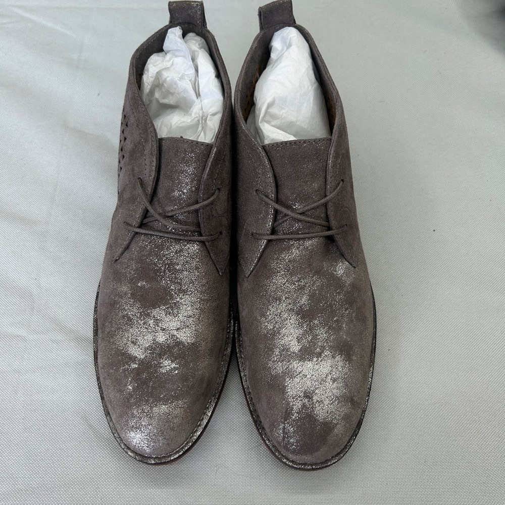 Women’s Gray Suede Shoes